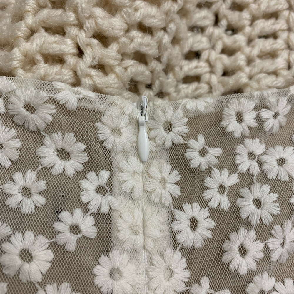 Floral Top - Picture 5 of 8